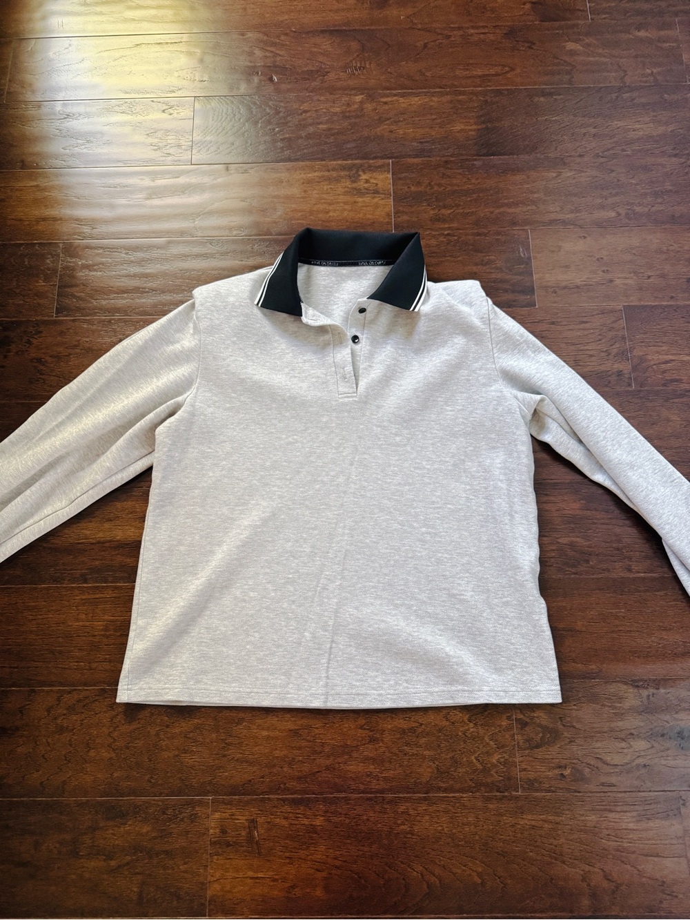 Women's Light Gray Long-Sleeve Polo with Black Contrast Collar